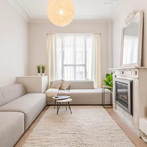 Luxurious, Updated, Warm & Stunning Terraces Oostende