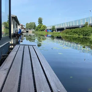 https://unieke-woonark-met-privtuin-en-free-parking.zandvoort-hotels.com
